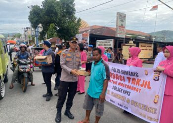 Berbagi Takjil Polsek KPYS
