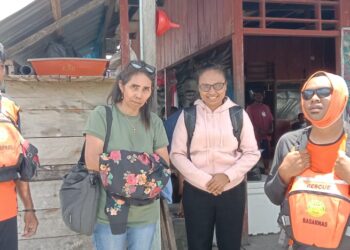 Tim SAR dan korban selamat