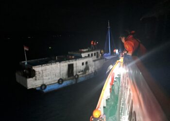 Evakuasi penumpang KLM Walabi