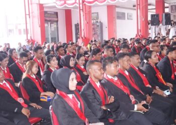 Mahasiswa FH Unpatti yang di-yudisium