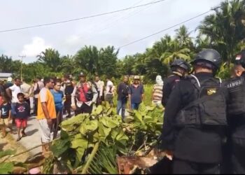 Pemalangan jalan trans seram