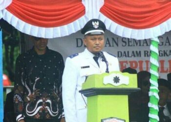 Pasca Banjir Bandang, Warga Lumoy Gelar Gotong Royong Bersihkan Permukiman