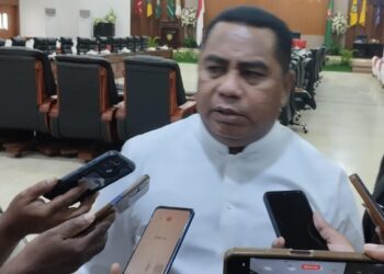 Ketua DPRD Maluku, Benhur Watubun