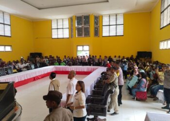 Keputusan Bupati Tutup PT SIM, Picu Protes Massa di DPRD SBB