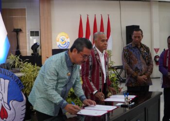 Kepala LLDIKTI Wilayah XII dan Gubenur Hendrik Lewerissa Teken Kerjasama 
