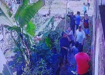 Terduga pelaku penganiayaan dan pengrusakan di Tawiri tertangkap kamera CCTV.
