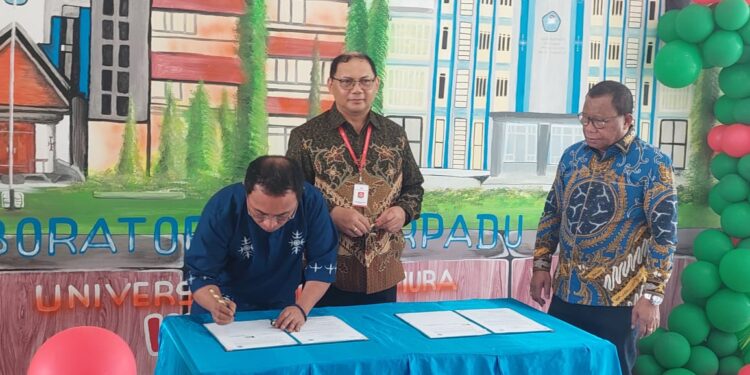 Penandatangan kerjasama Unpatti dengan PT SPIL bangun pusat riset.