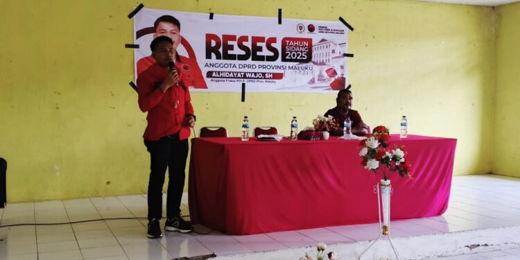Alhidayat Wadjo, anggota DPRD Maluku saat reses di Maluku Tengah.