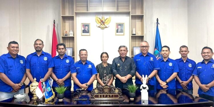 Bupati MBD, Benyamin Noach