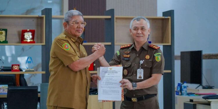 Bupati Malra, Thaher Hanubun