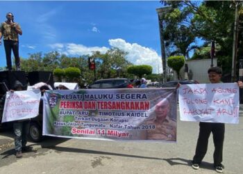 Saat Kunjungan Jaksa Agung ke Ambon, Kejati Maluku Didemo Tuntut  Jadikan Bupati Aru Tersangka