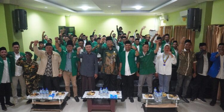 Ketua PWNU Maluku dan peserta PKL GP Ansor Maluku.