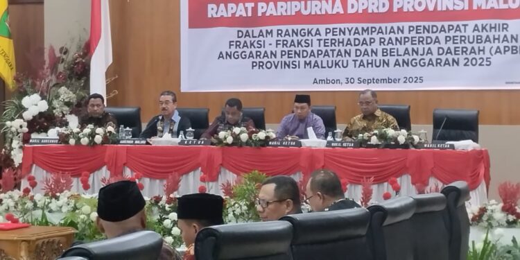 Rapat Paripurna DPRD Maluku penetapan APBD-Perubahan 2025 di gedung DPRD, dan dihadiri Gubernur Maluku, Selasa (30/9/2025) malam.