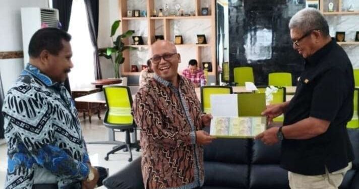 Bupati Malra, Thaher Hanubun