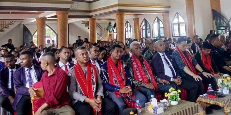 Wakil Bupati Maluku Tenggara, Charlos Viali Rahantoknam, menghadiri Konferensi Daerah (Konferda) X Angkatan Muda Gereja Protestan Maluku (AMGPM) Daerah Kei Kecil dan Kota Tual yang digelar di Gereja Ebenhaezer Jemaat GPM Elaar, Minggu (16/11/2025).