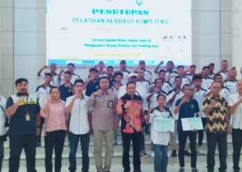 Para peserta usai pelatihan otomotif dan Meubel di Maluku Tenggara