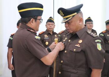 Kajati Maluku melantik Aspidum Kejati yang baru.