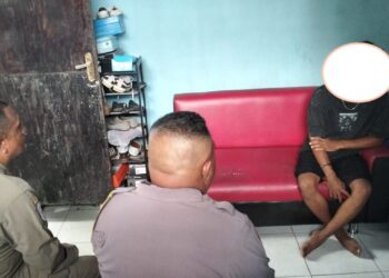 Polisi dan Satpol PP yang datang ke Asrama Stakpen.