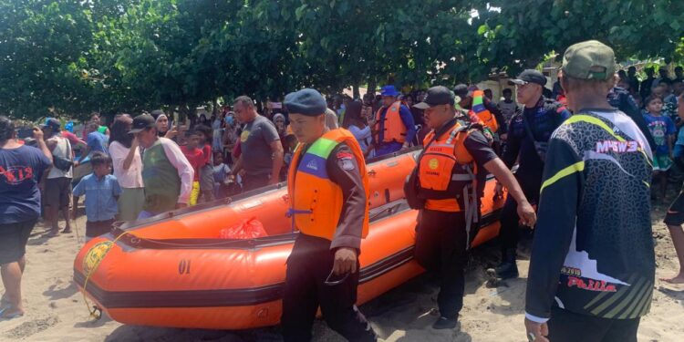 Tim SAR melakukan pencarian terhadap Nelayan Kasie, Seram Barat.