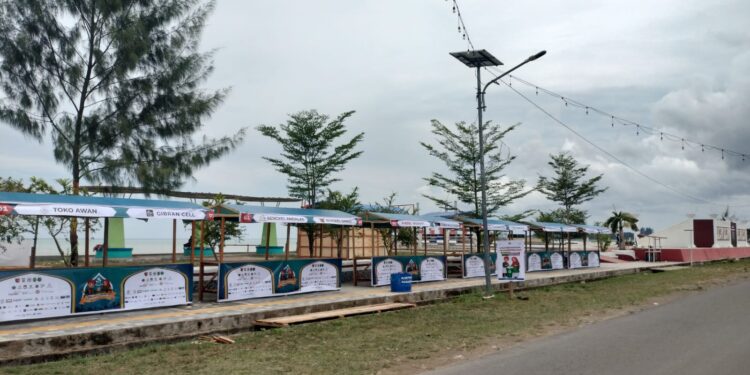 Kampung Ramadan di Pantai Wailola, Bula, SBT.