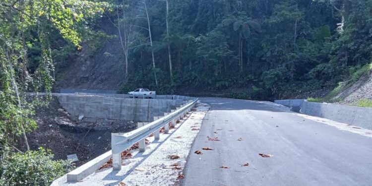 Ruas jalan Waipia - Saleman, Kabupaten Maluku Tengah
