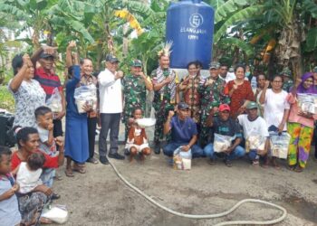 Bupati Aru, Timotius Kaidel dan tim TMMD