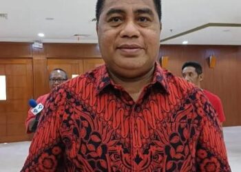 Ketua DPRD Maluku, Benhur Watubun