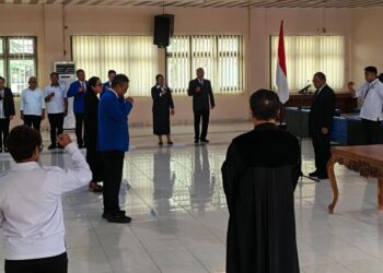 Pelantikan dekan Fakultas Hukum Unpatti oleh Rektor Fredy Leiwakabessy