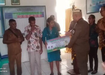 Resmikan Rumah Adat dan Kantor Desa Marafenfen, Bupati Aru Tegaskan Fokus Wujudkan Masyarakat Mandiri