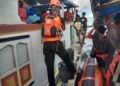 KM Putra Crrish Kandas di Perairan Benjina Aru, 44 Penumpang Selamat Dievakuasi
