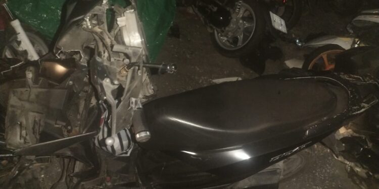 Kondisi sepeda motor korban usai kecelakaan di Dobo.