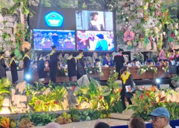 1.298 Lulusan Unpatti Diwisudakan, Rektor Tegaskan Arah Kampus Berbasis Kelautan dan Global