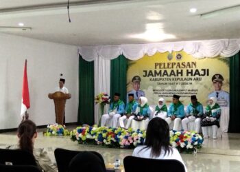Pelepasan 7 CJH Aru, Wabup Tekankan Fokus Ibadah dan Jaga Nama Baik Daerah